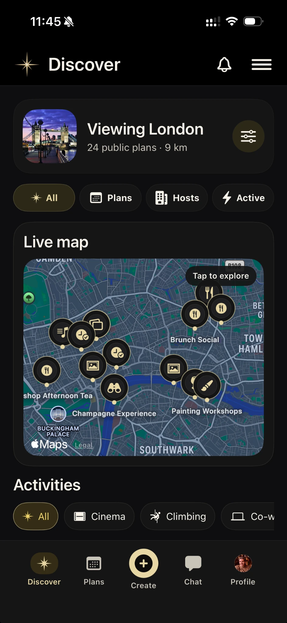 Vamio Discover screen in Dark Mode showing live plans and map